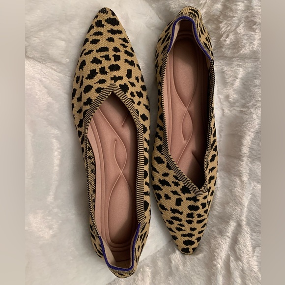Comfortable Leopard Print Flats - Picture 4 of 4